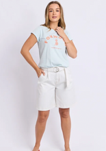 Load image into Gallery viewer, Effortless tee pale blue contrast

