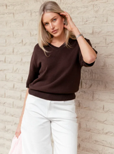 Load image into Gallery viewer, Lila SSLV V Knit chocolate
