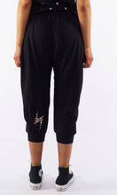 Load image into Gallery viewer, Flow pant 3/4 black

