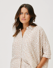 Load image into Gallery viewer, Georgie shirt nude leopard
