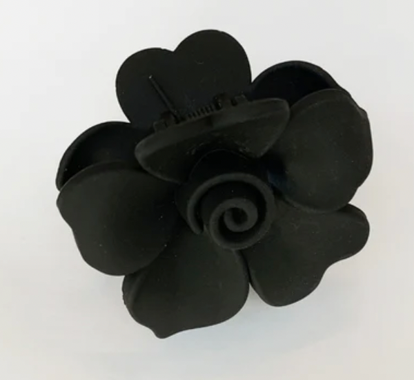 Black flower claw